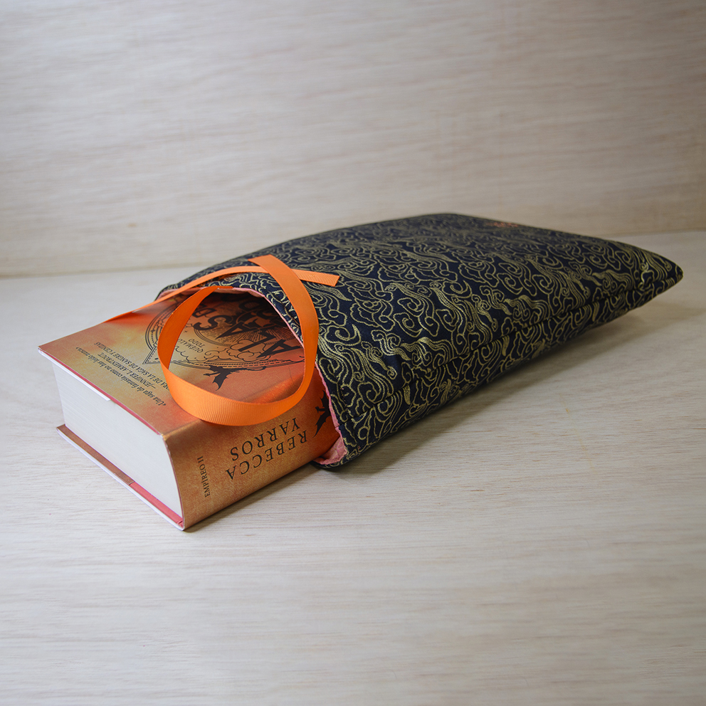 Funda de libro "Alas de hierro" - Imagen 7